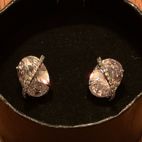 Charmed Aroma Earrings - Picture 3 of 3